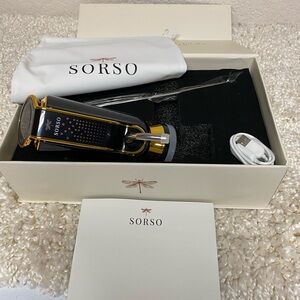 Sorso Wine Aerator Dispenser Preserver Set In Black and Gold